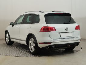Volkswagen Touareg - 2015