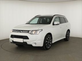 Mitsubishi Outlander - 2014