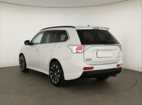 Mitsubishi Outlander - 2014