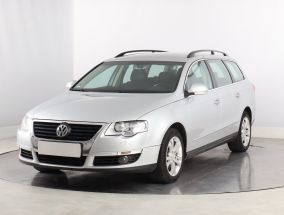 Volkswagen Passat - 2011