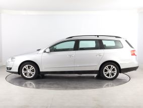 Volkswagen Passat - 2011