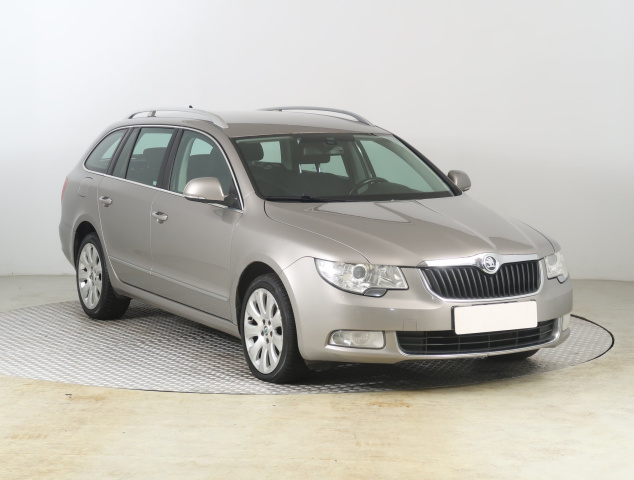 Škoda Superb 2011