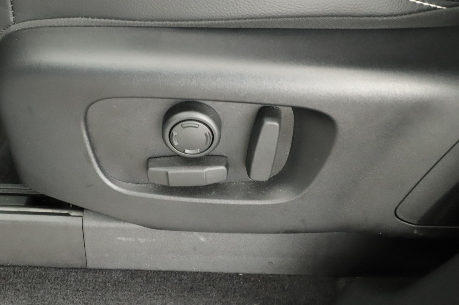 Land Rover Discovery - 2024