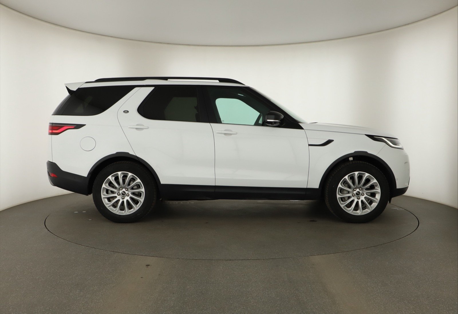 Land Rover Discovery - 2024