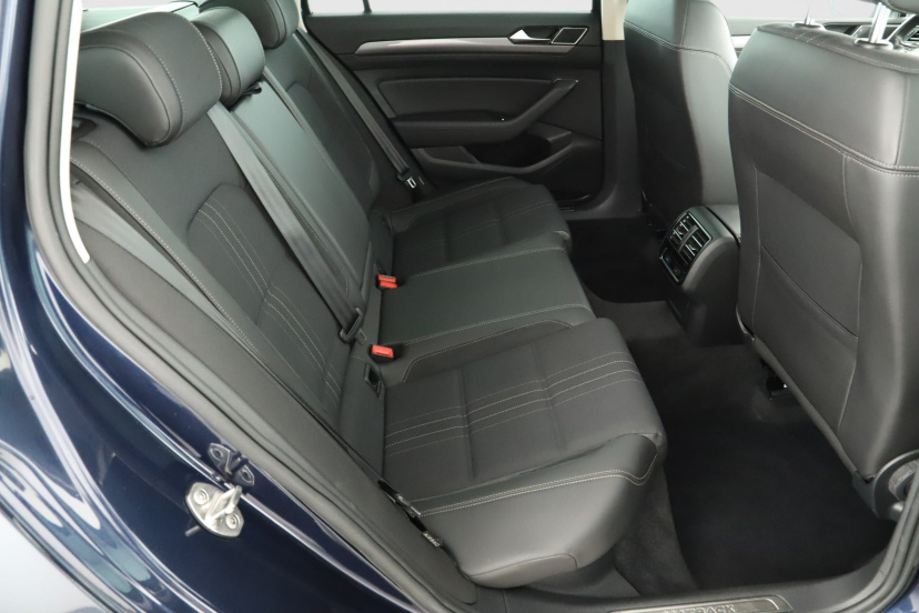 Volkswagen Passat, 2016
