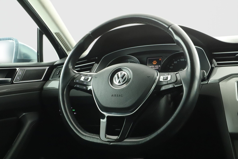 Volkswagen Passat, 2016
