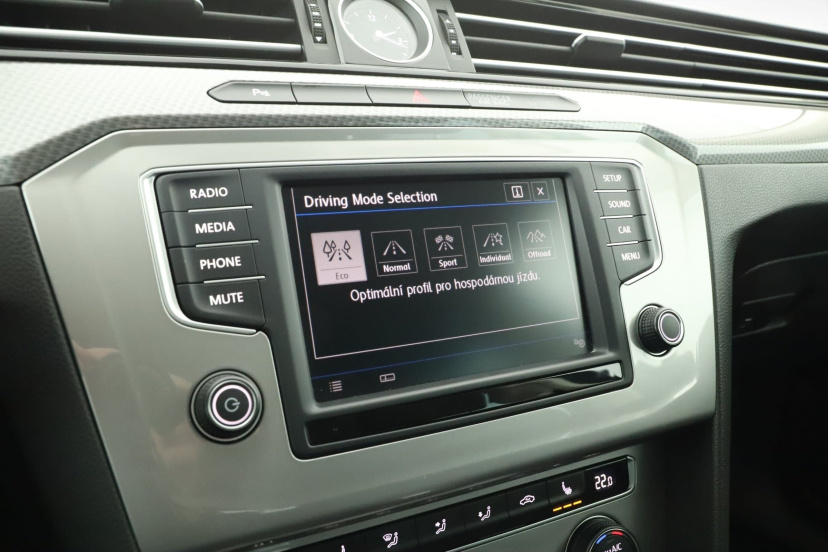 Volkswagen Passat, 2016