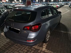 Opel Astra - 2011