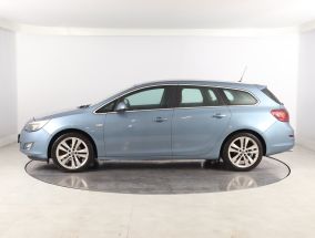 Opel Astra - 2011