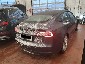 Tesla Model 3 - 2021