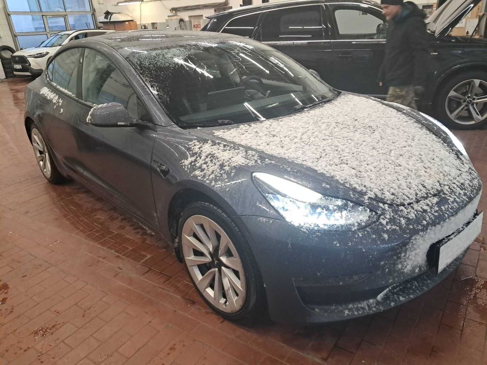 Tesla Model 3 - 2021