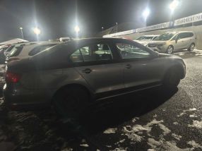 Volkswagen Jetta - 2012