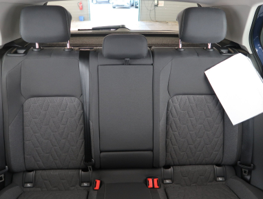 Volkswagen Golf - 2024