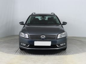 Volkswagen Passat - 2011