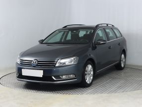 Volkswagen Passat - 2011
