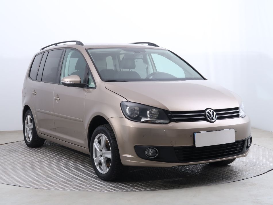 Volkswagen Touran - 2011