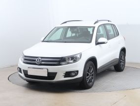 Volkswagen Tiguan - 2015
