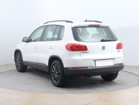 Volkswagen Tiguan - 2015