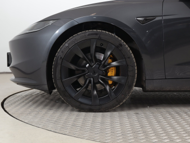 Tesla Model 3 - 2024