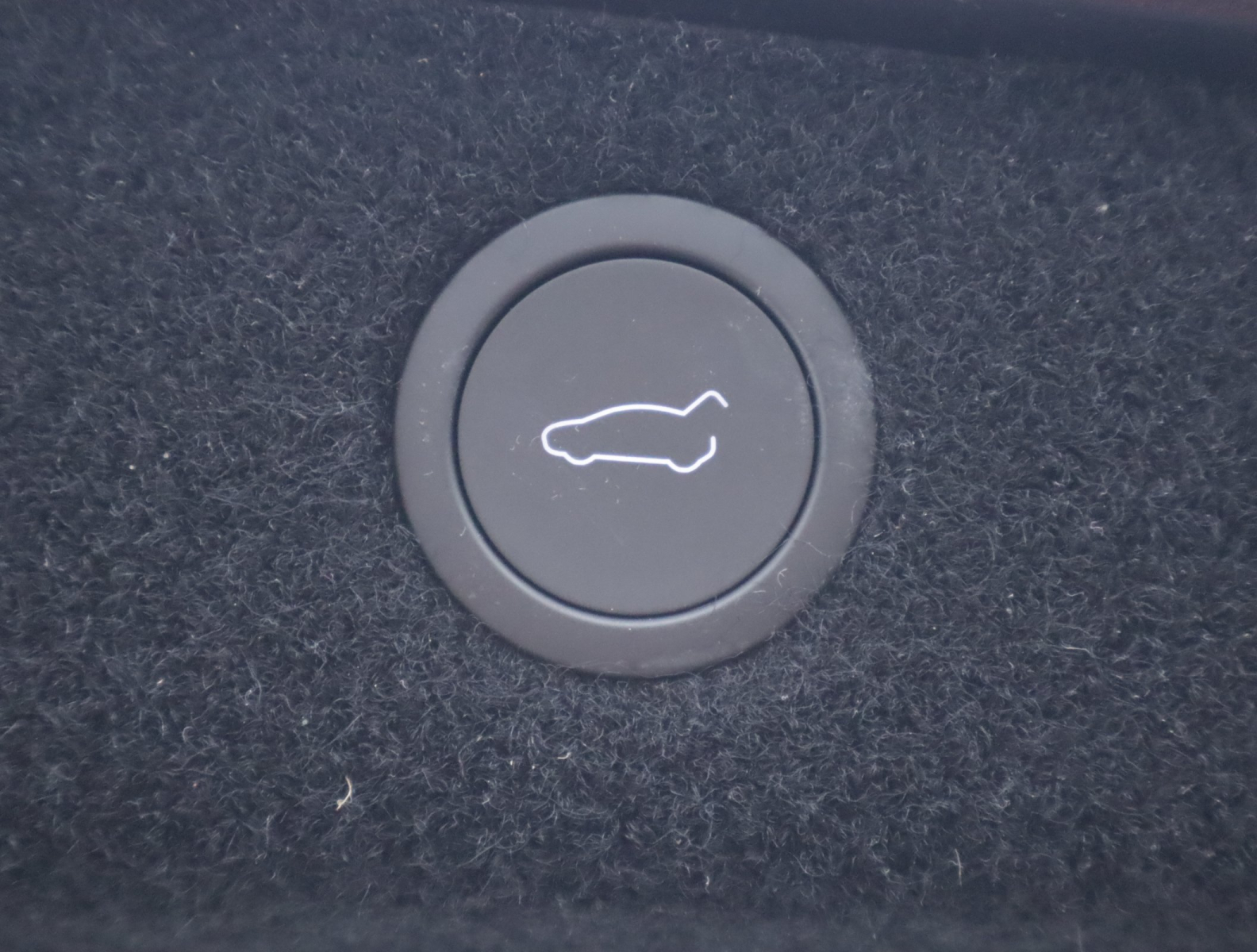 Tesla Model 3 - 2024