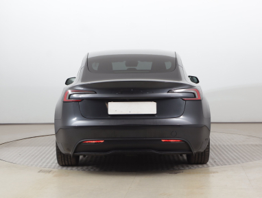 Tesla Model 3 - 2024