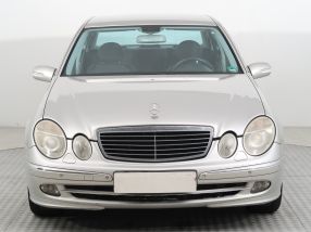 Mercedes-Benz E - 2005