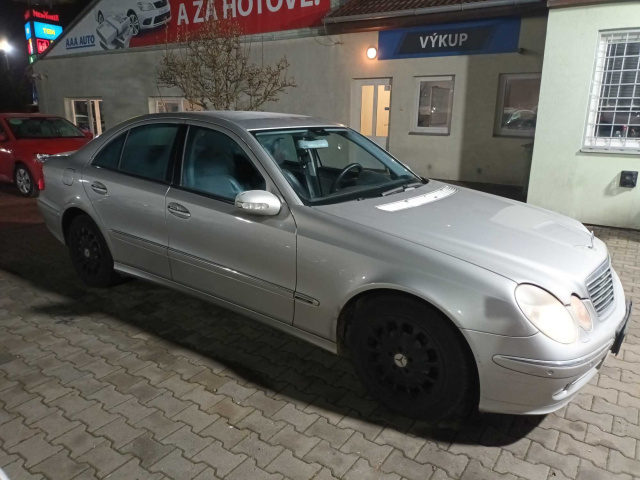 Mercedes-Benz E 2005