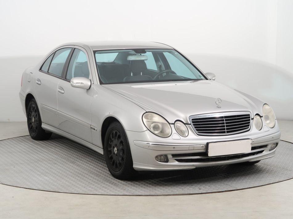 Mercedes-Benz E - 2005