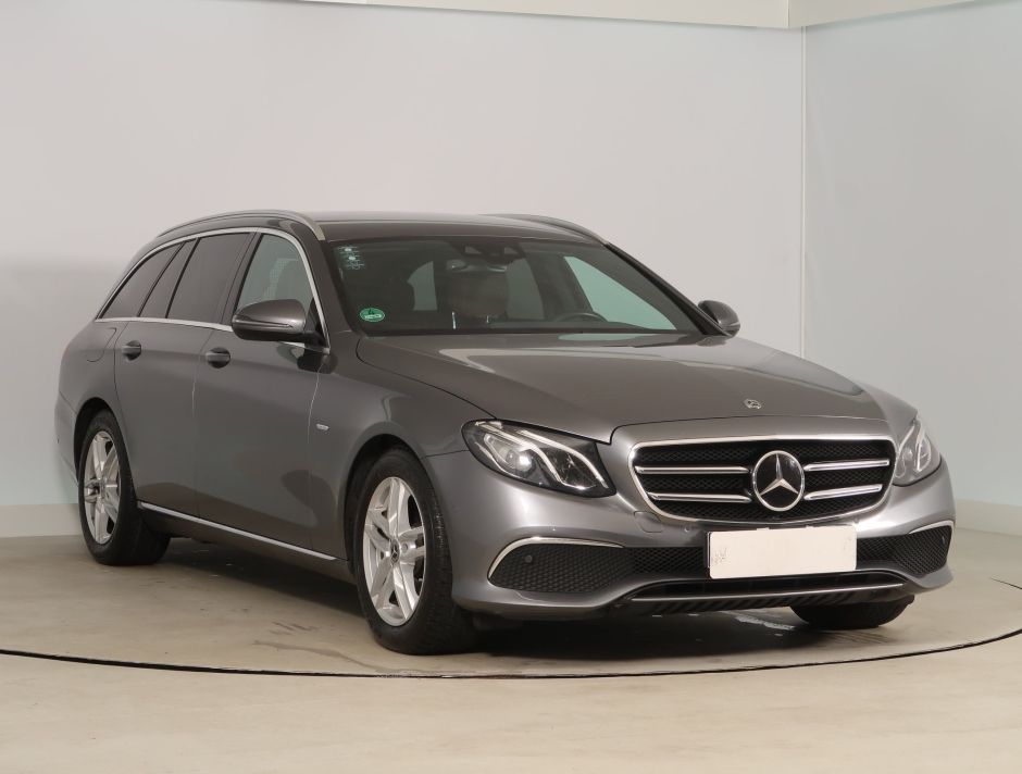 Mercedes-Benz E - 2019