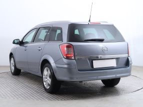 Opel Astra - 2011