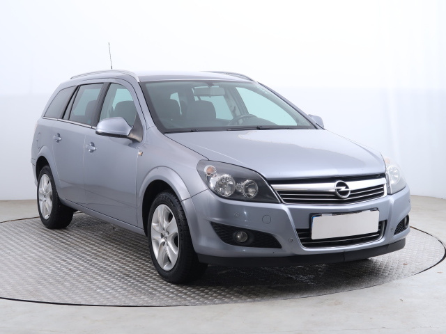 Opel Astra 2011