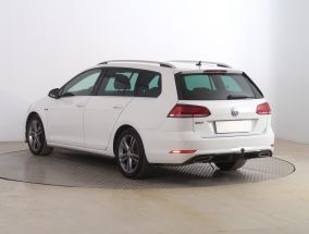 Volkswagen Golf - 2020