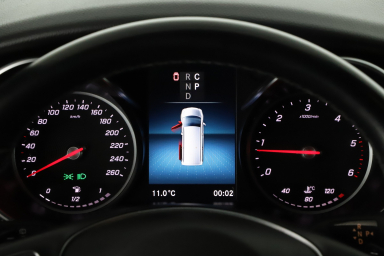 Mercedes-Benz V - 2021