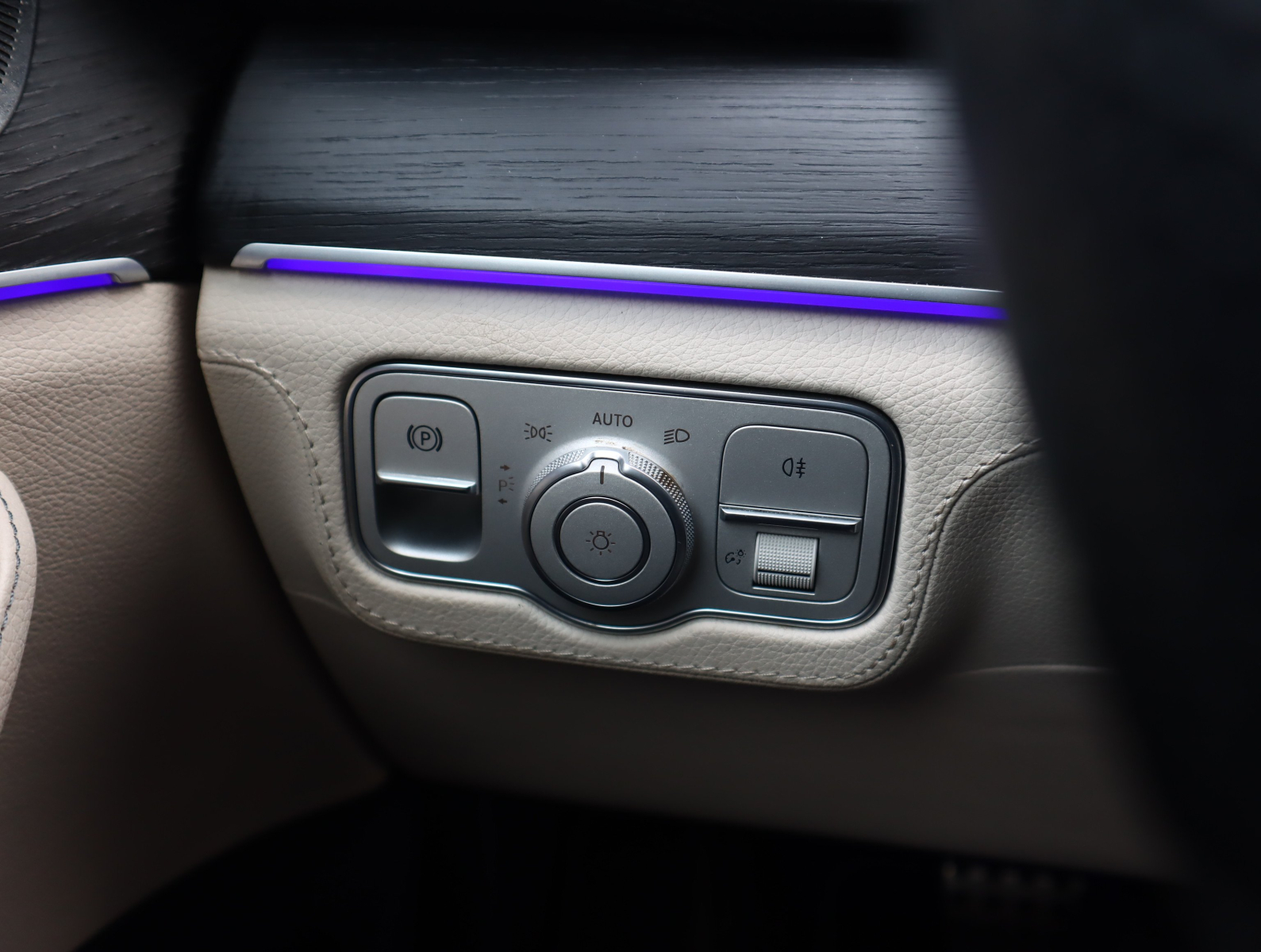 Mercedes-Benz GLS - 2023