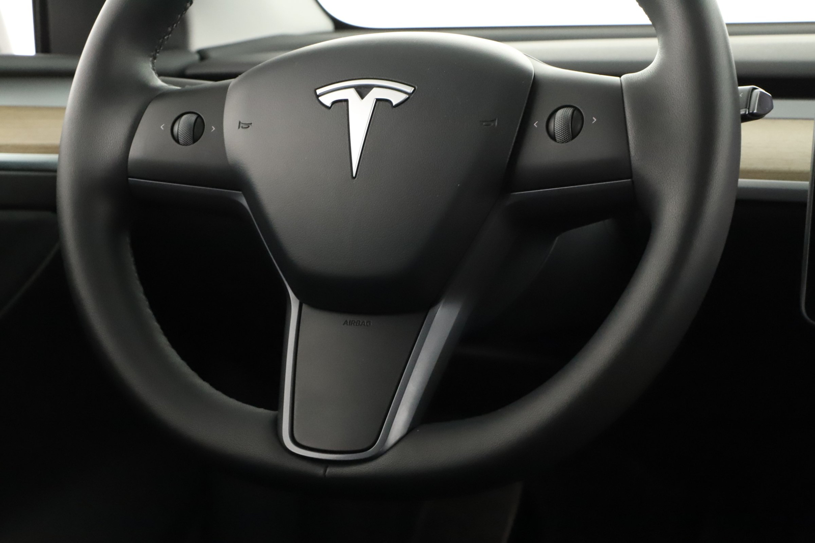 Tesla Model Y - 2023