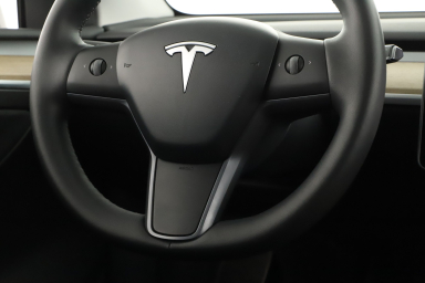 Tesla Model Y - 2023