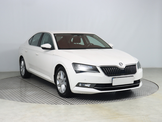 Škoda Superb 2016