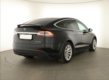 Tesla Model X - 2020