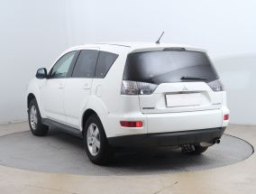 Mitsubishi Outlander - 2011
