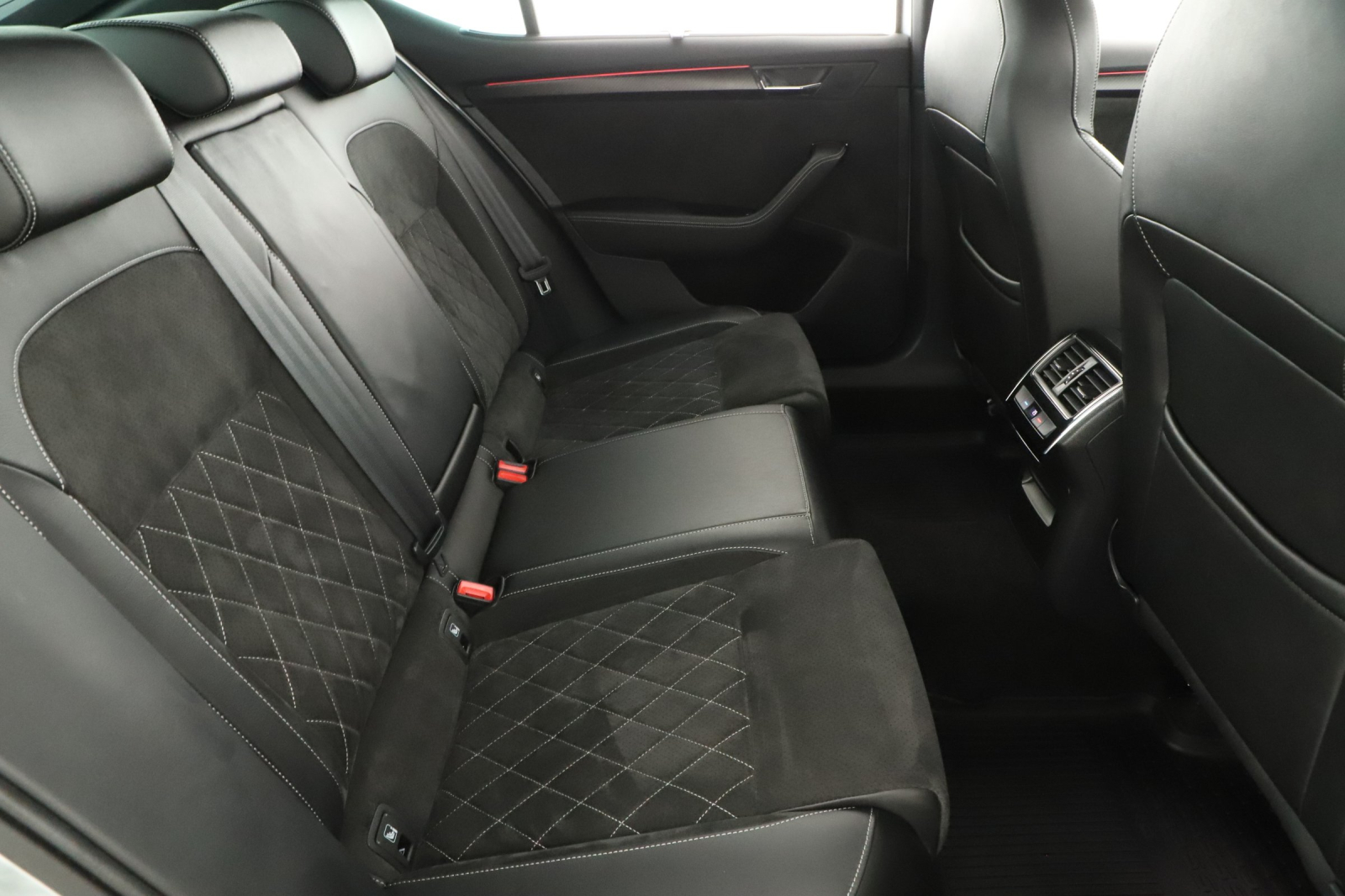 Škoda Superb - 2021