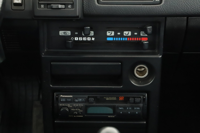 Nissan Sunny, 1988
