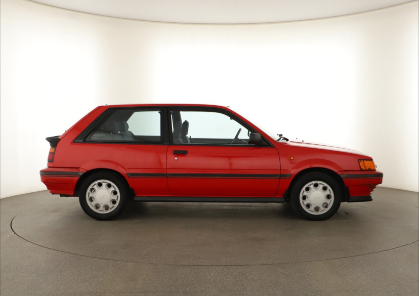 Nissan Sunny, 1988
