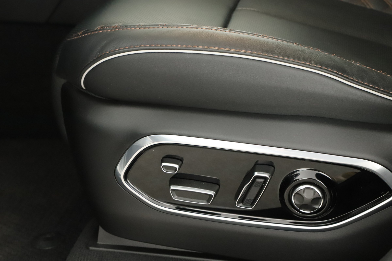 Jeep Grand Cherokee - 2025