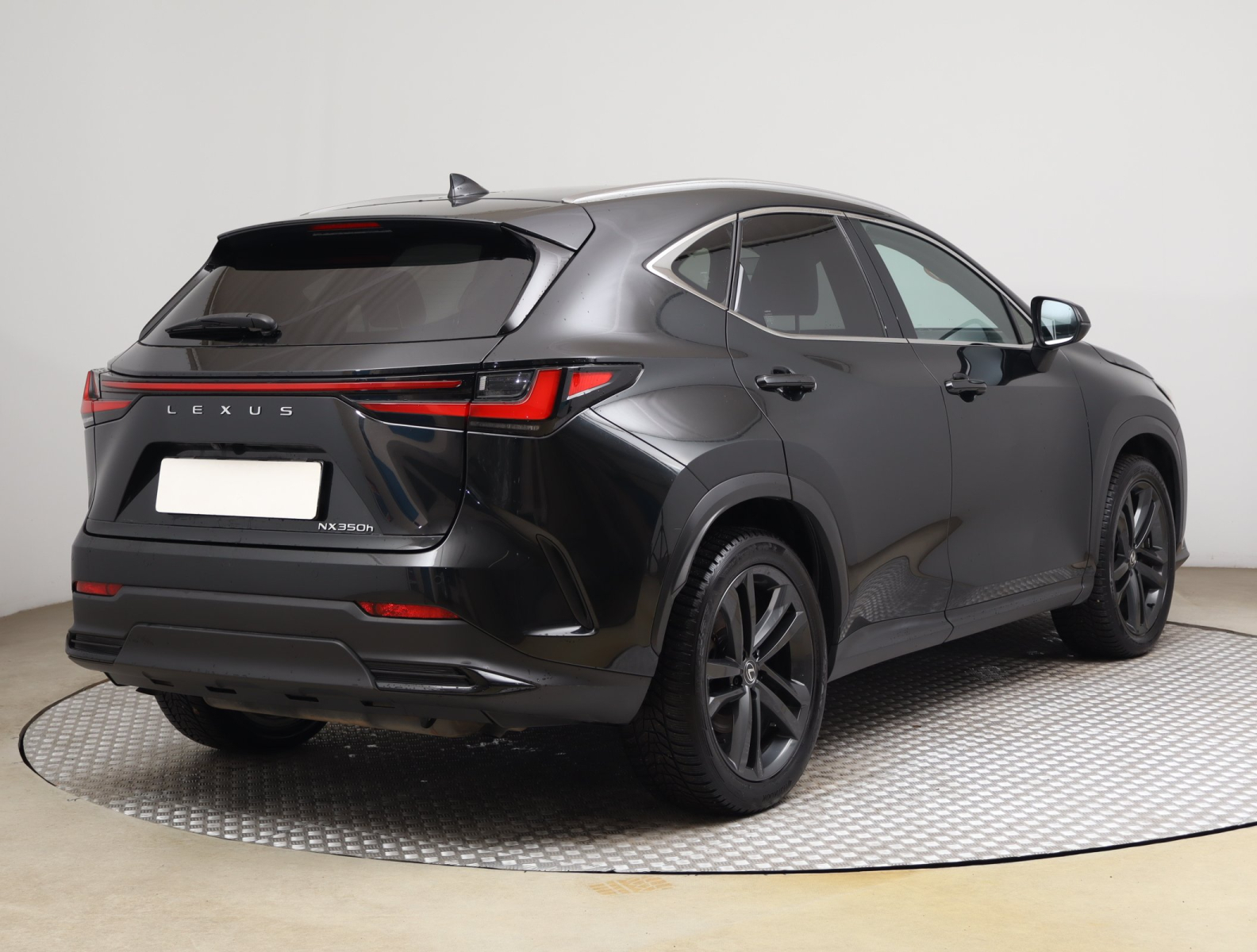 Lexus NX - 2023
