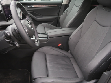 Škoda Superb - 2025