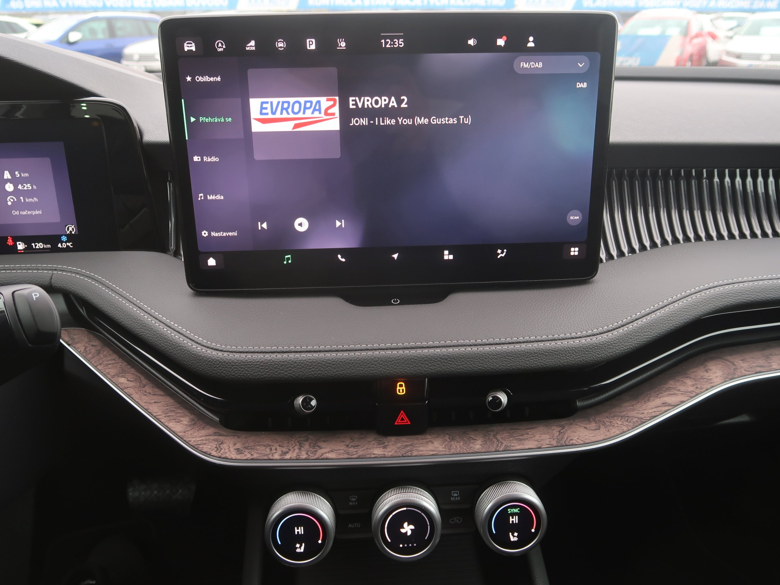 Škoda Superb - 2025