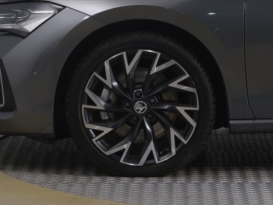 Škoda Superb - 2025