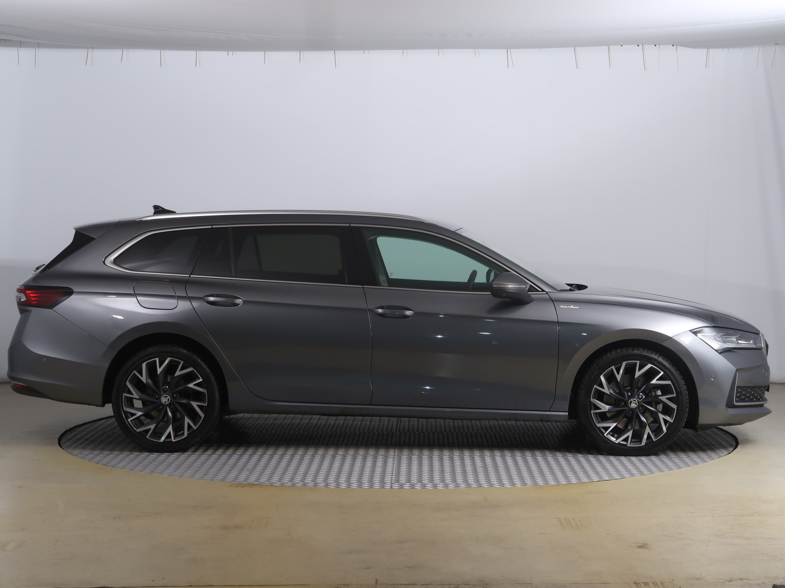 Škoda Superb - 2025