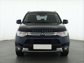 Mitsubishi Outlander - 2015