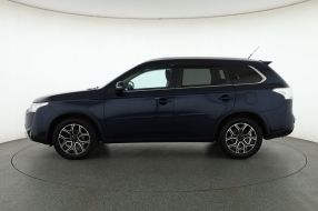 Mitsubishi Outlander - 2015